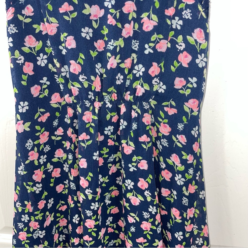 💥4/$20💥 - Abercrombie dress with roses - Picture 4 of 7